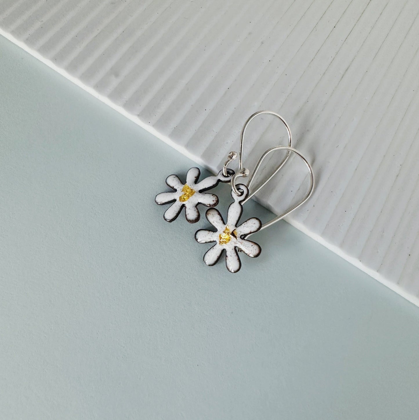 Daisy Drop Earrings - MaisyPlum