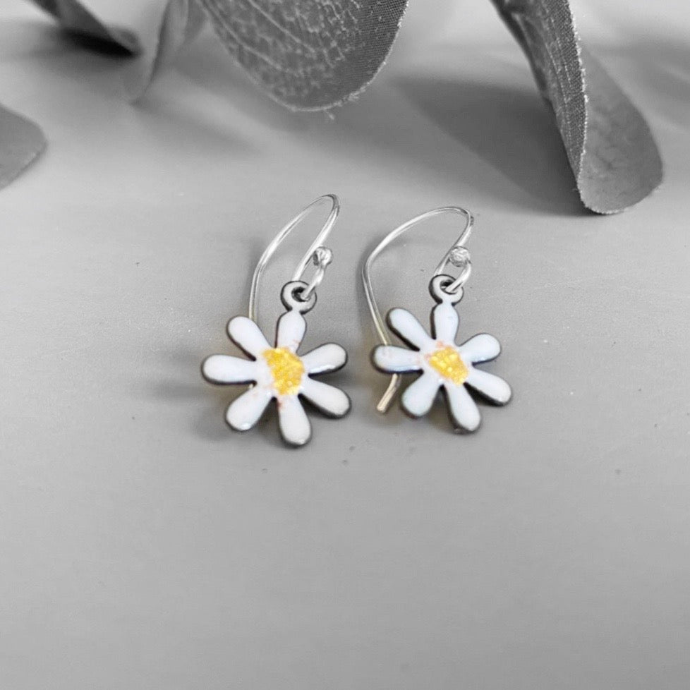 Daisy Drop Earrings - MaisyPlum