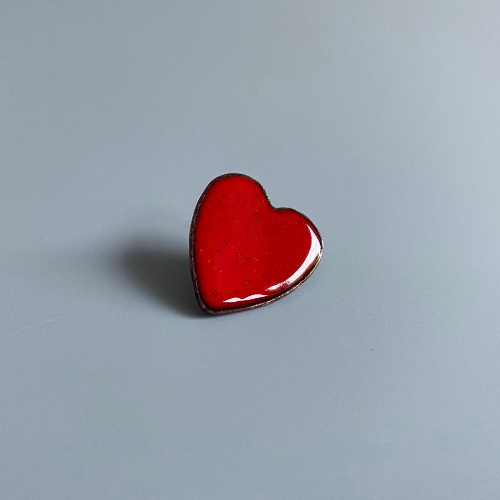 Enamel Heart Brooch - MaisyPlum