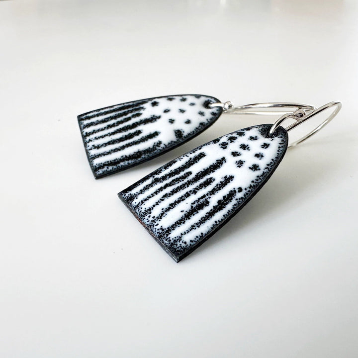 Enamel Arch Earrings - Black & White - MaisyPlum