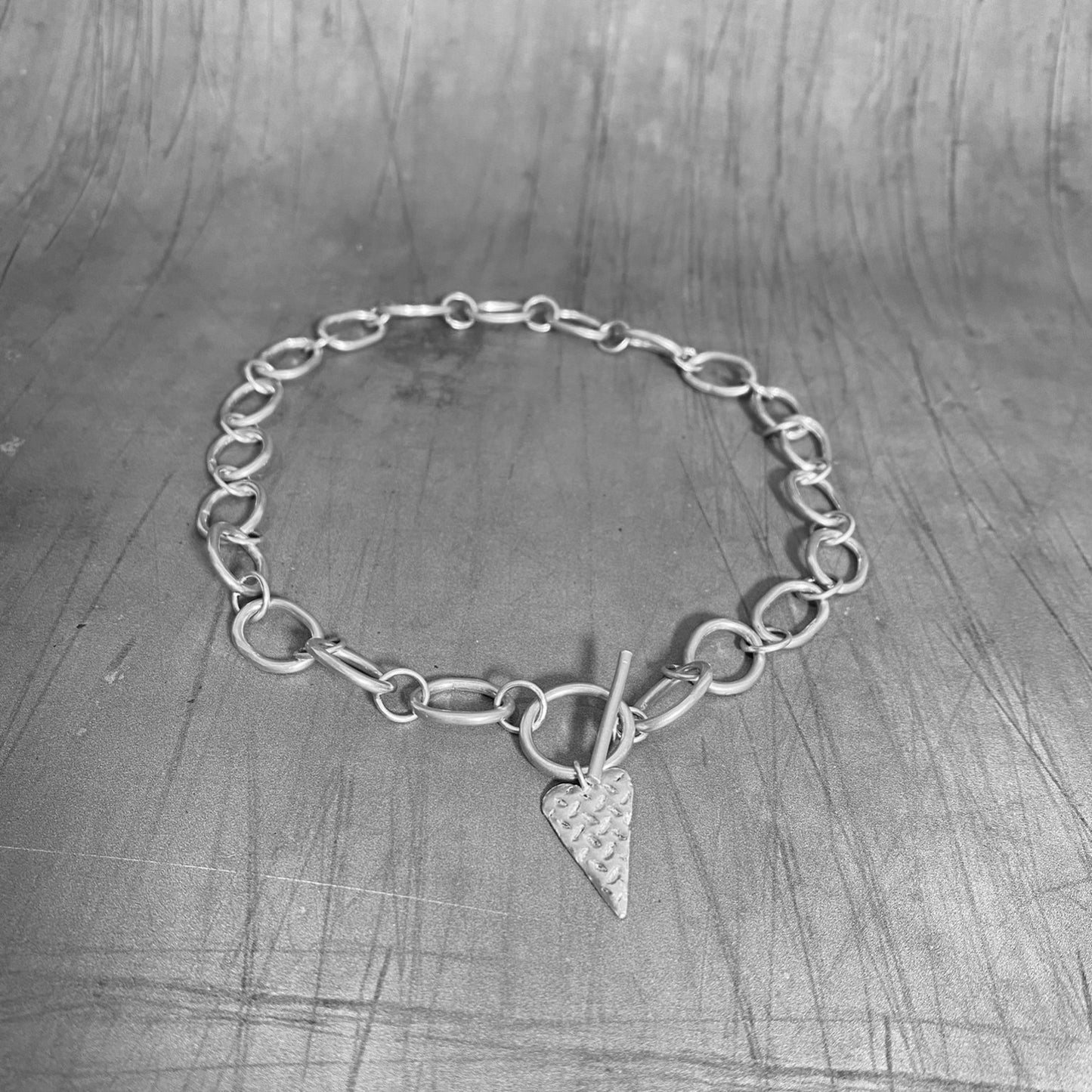 Chunky Link Choker Necklace with Heart Charm - MaisyPlum