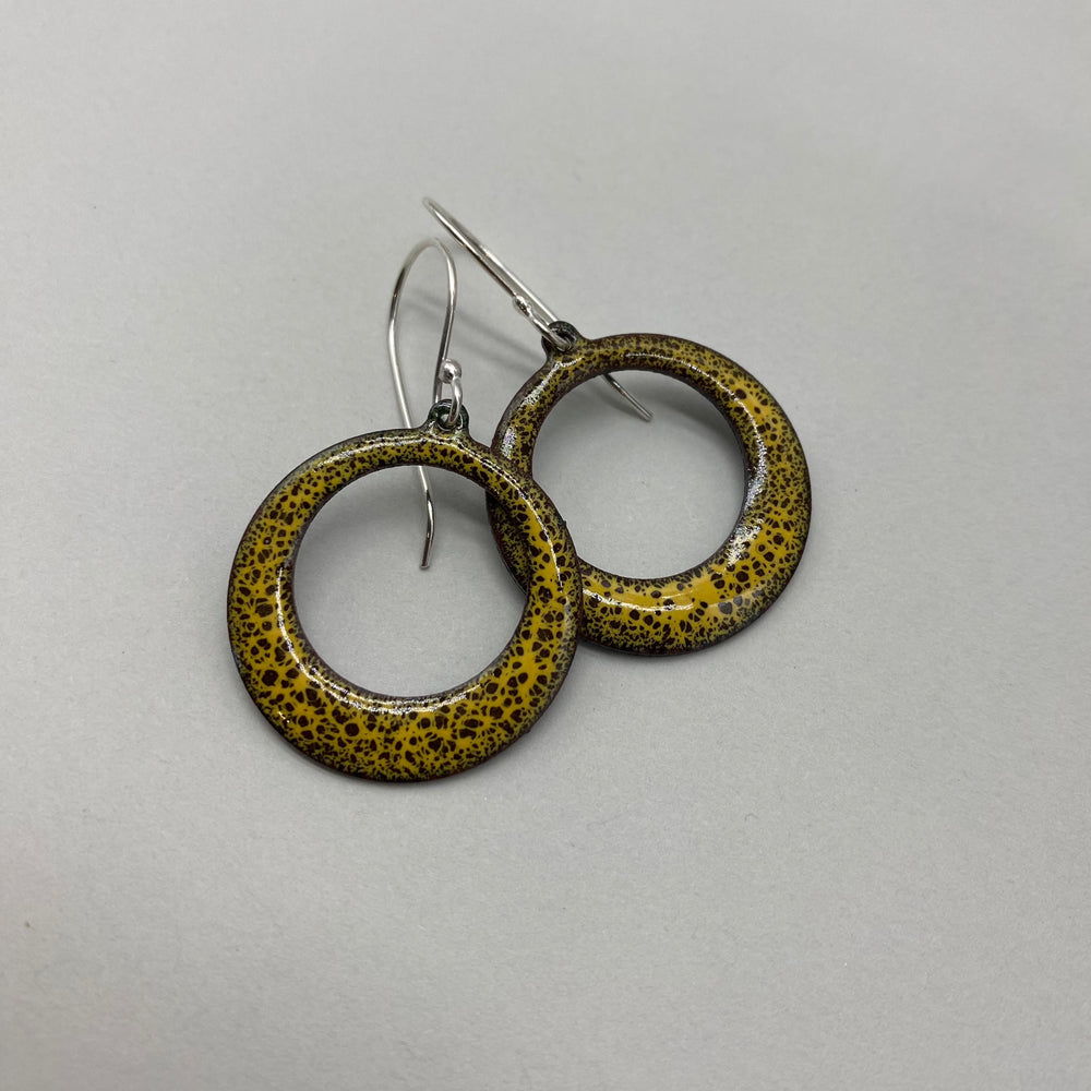 Round open circle earrings in yellow enamel - MaisyPlum